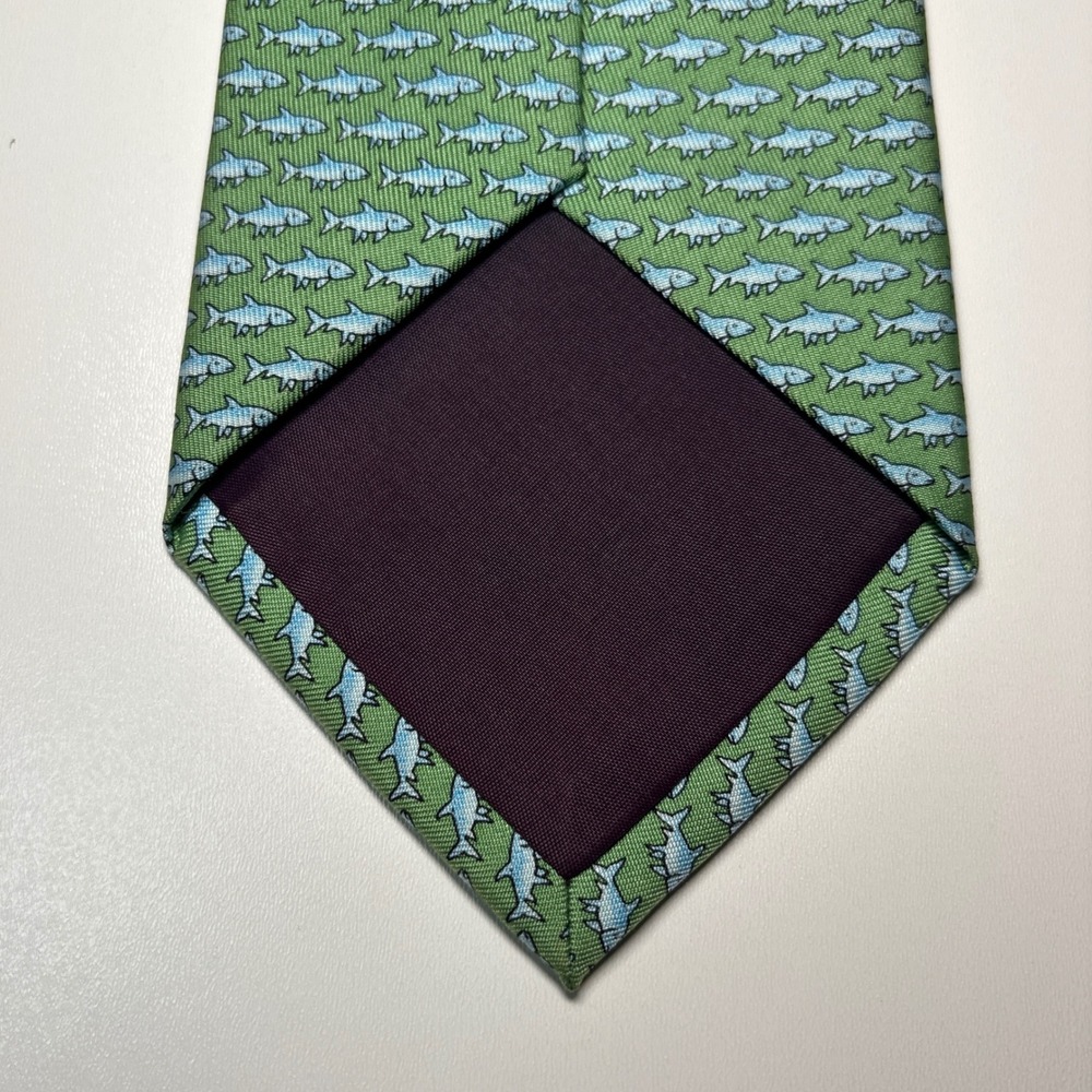 Vineyard Vines Green Fish Print Silk Necktie Hand Made USA Preppy Fishing Tie - Picture 4 of 8